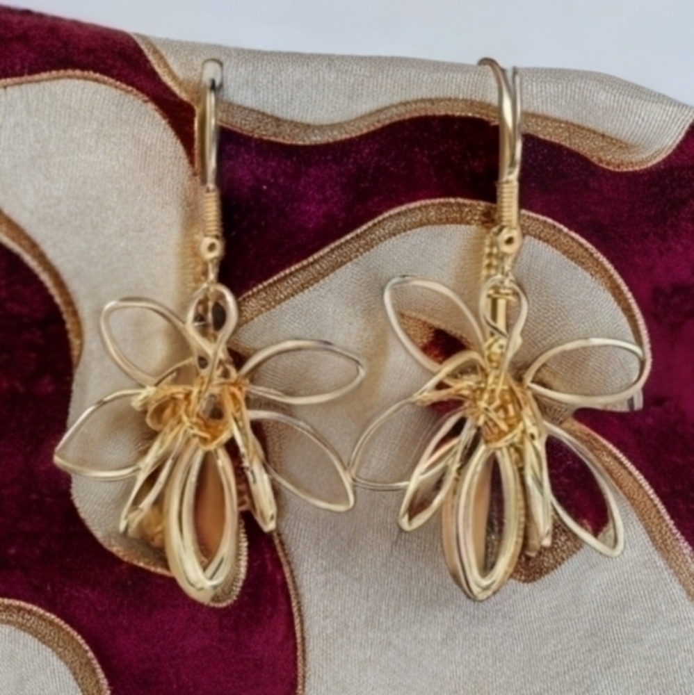 ANTHROPOLOGIE STARBURST FLORAL EARRINGS